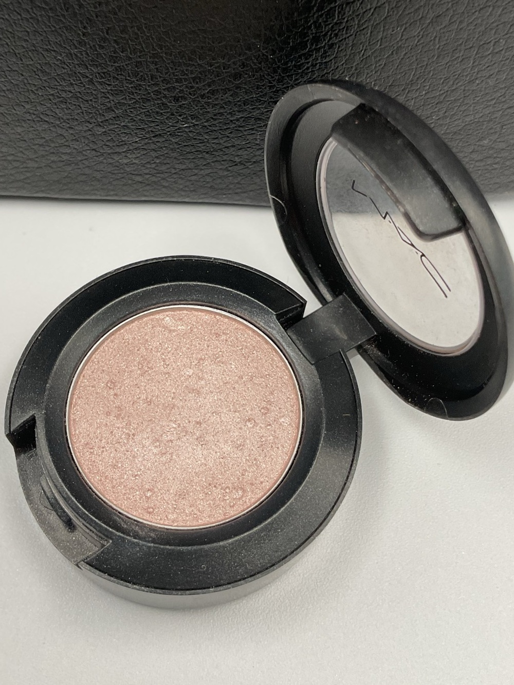 MAC Cosmetics Frost Eyeshadow in Phloof! - Swatched, Rare, HTF, Discontinued - Picture 11 of 16